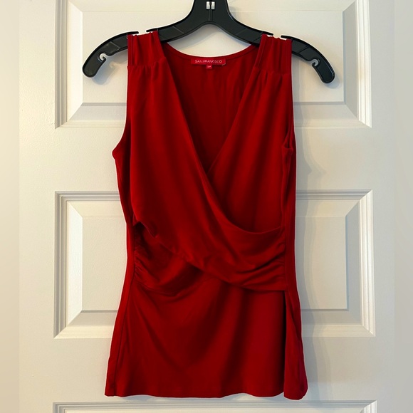 Sleeveless wrap top - Picture 1 of 7